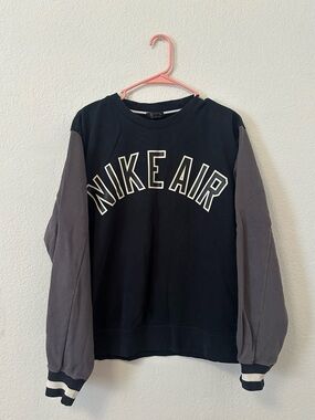 Nike Air Men's Black and Gray Crewneck Sweatshirt.
